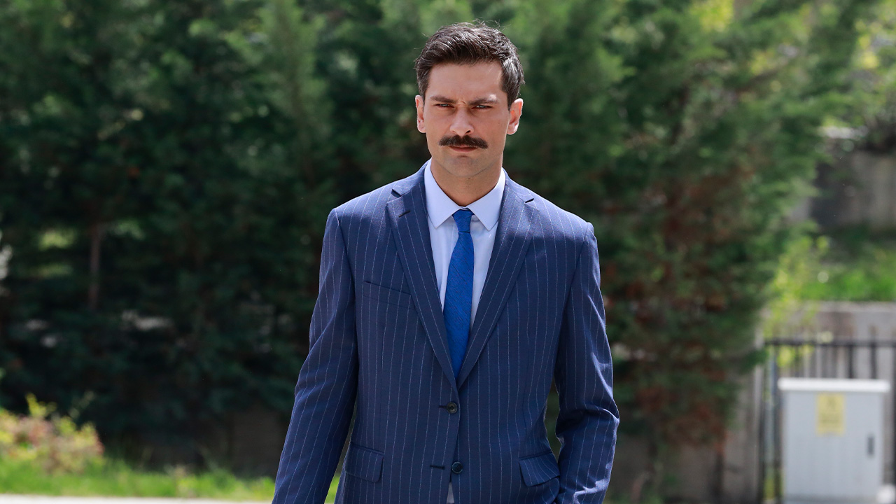Adevărul ascuns