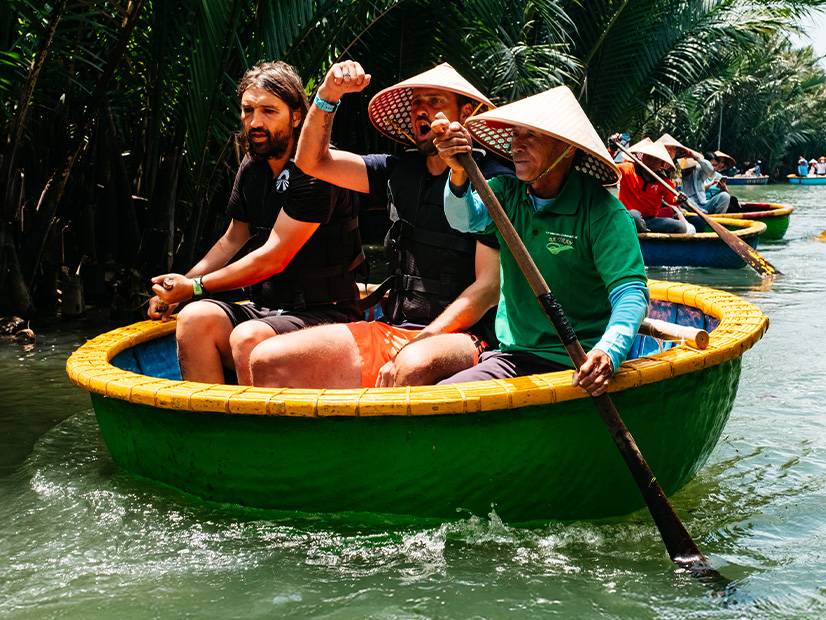 Asia Express | Drumul Eroilor