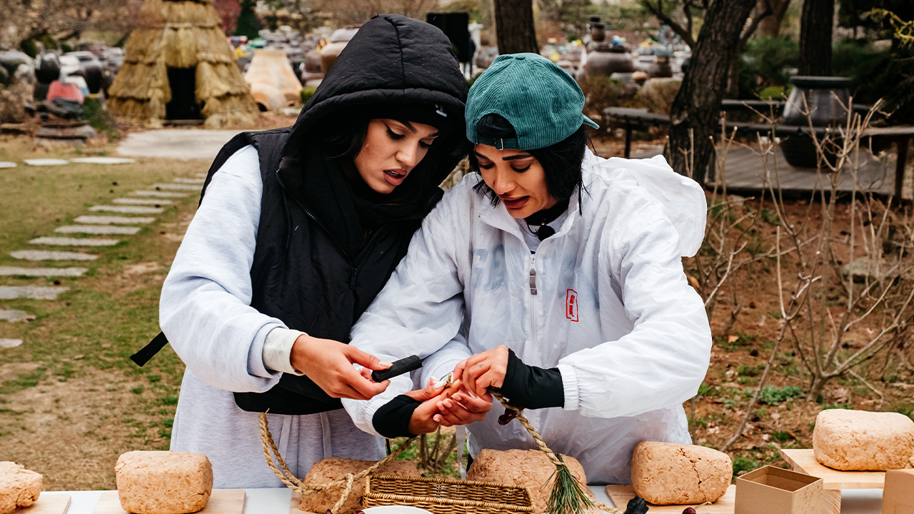 Asia Express | Drumul Eroilor